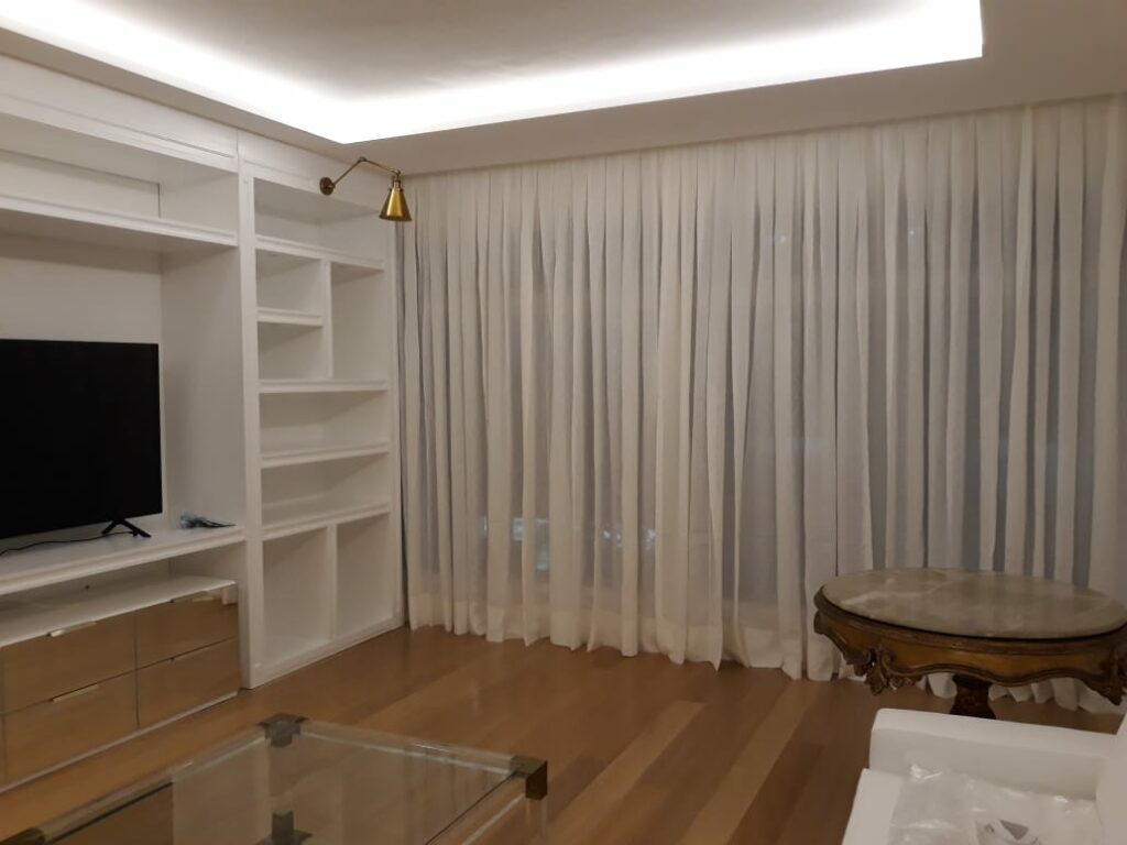 Cortina pregas na sala