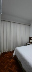 Cortina pregas no quarto
