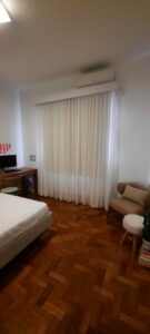 Cortina pregas na sala