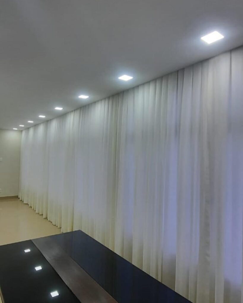 Cortina pregas na sala