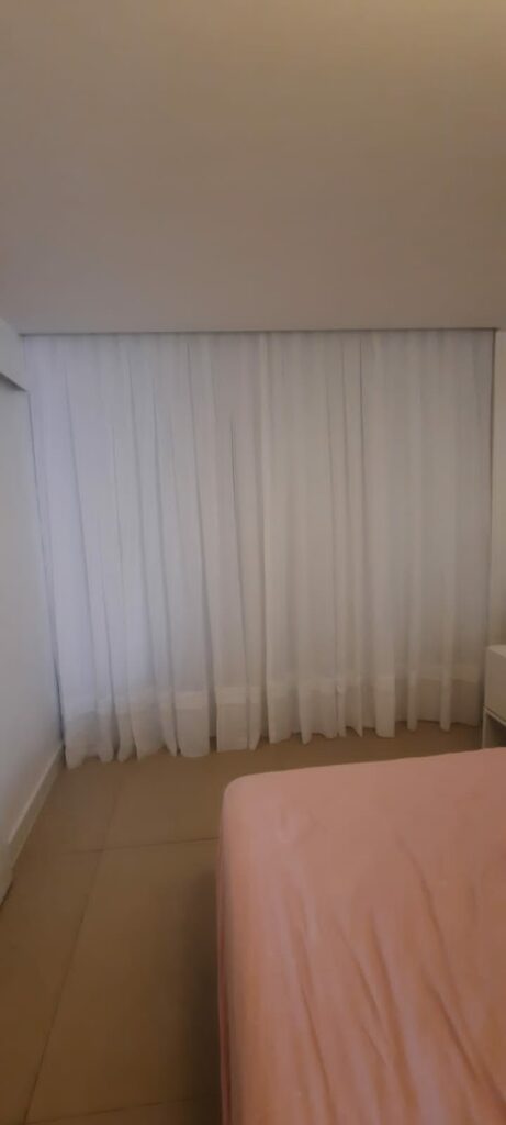 Cortina pregas na sala