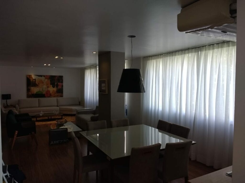 Cortina pregas na sala