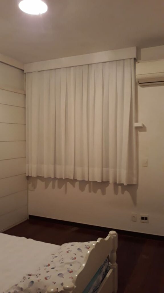 Cortina pregas na sala